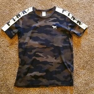 VS Pink t shirt size small